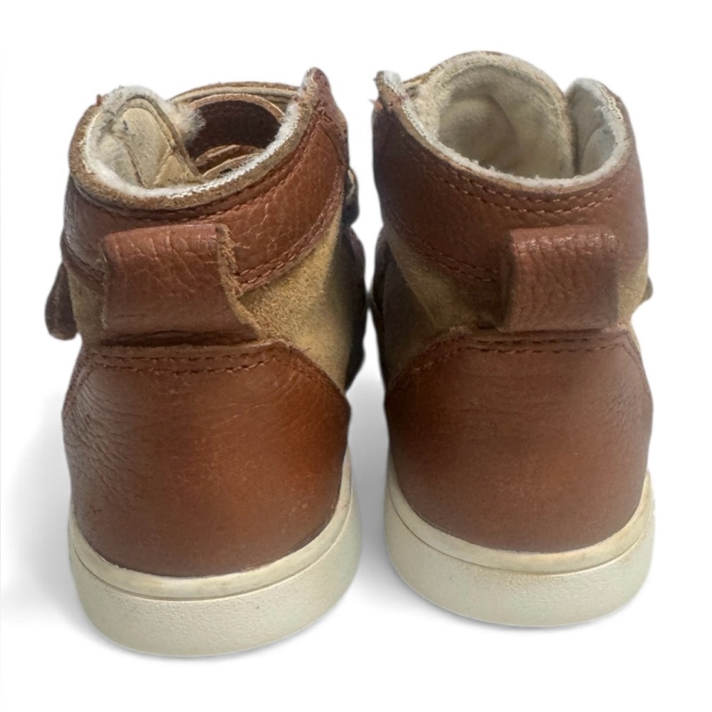UGG Brown and Tan Kids  Leather Boots Size 9 - Picture 4 of 7